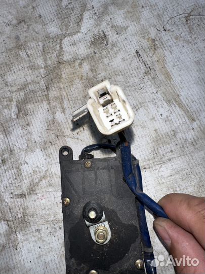 Сервопривод заслонок отопителя Toyota Aristo (S140