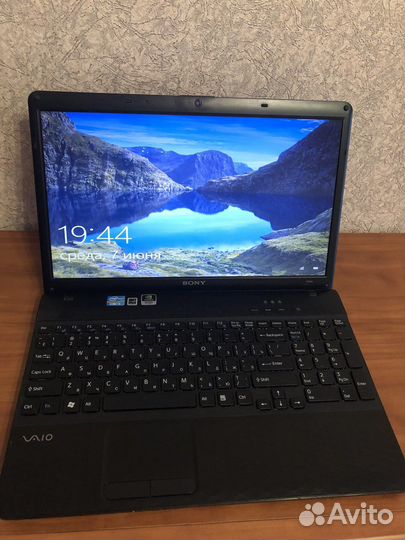 Sony vaio VPC-EH3P1R/B