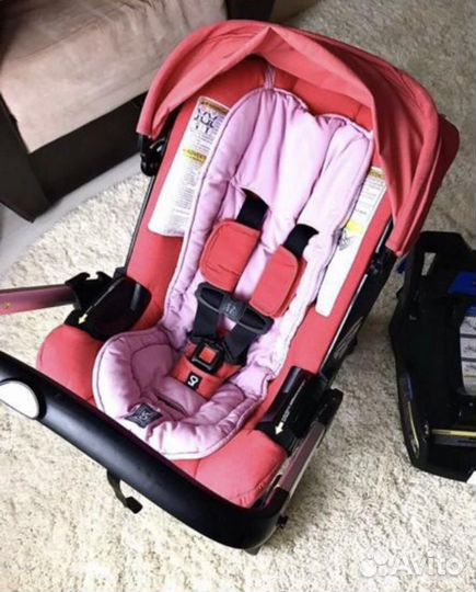 Детское автокресло Doona с базой Isofix