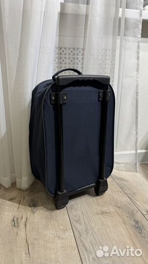 Чемодан на колесах ручная кладь