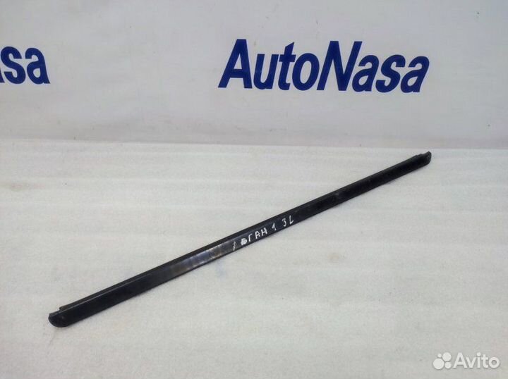 Уплотнитель стекла двери задний левый Renault