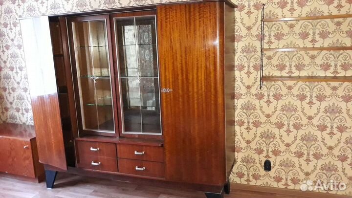 Сервант Хельга