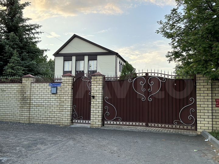 Коттедж 180 м² на участке 15 сот.