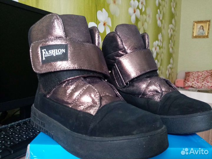 Детская обувь для девочек (34-35 размер) 2 пары