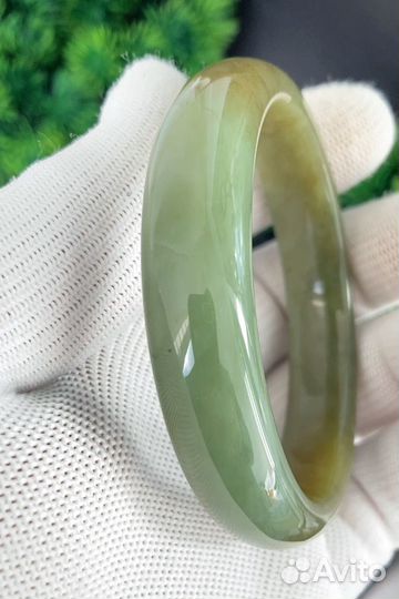 Браслет из нефрита, цельнокаменный