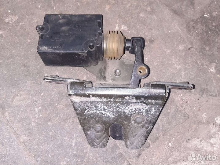 Замок багажника BMW E39