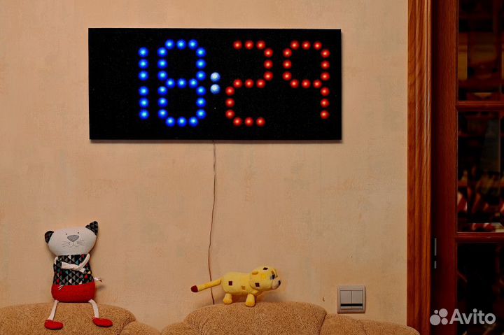 Настенные Бинарные часы Clo 01 WF