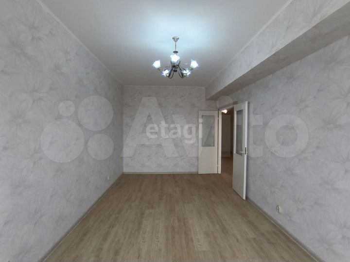 3-к. квартира, 82,2 м², 2/5 эт.