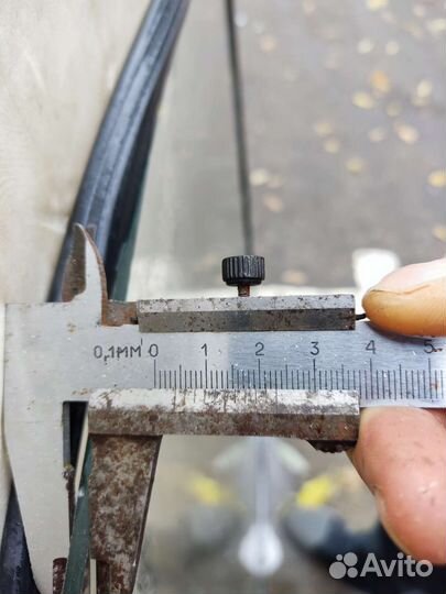 Стекло оконное 125х54х0.4