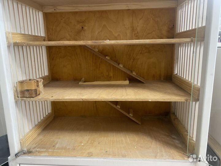 Стеллаж-витрина