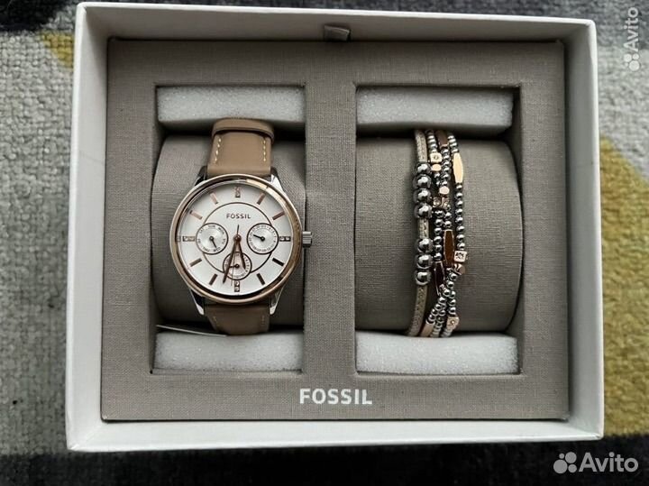 Часы fossil женские новые