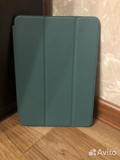 Чехлы на iPad 10.2