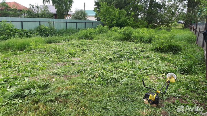 Покос травы тримером