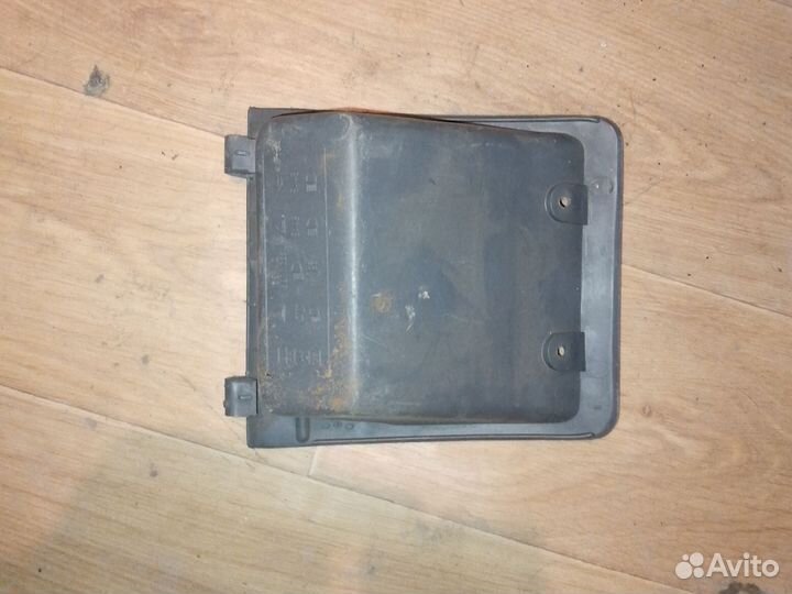 Крышка блока предохранителей Фиат пунто 1