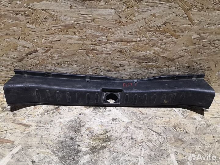 Обшивка задней панели багажника Brilliance V5