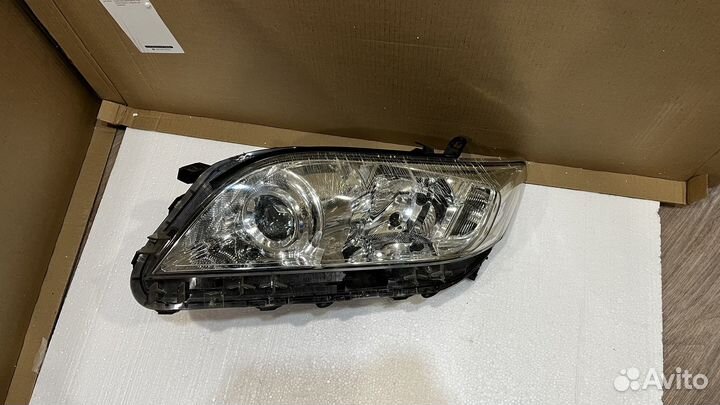 Фара передняя левая Б/У для RAV-4 (2010-2013)