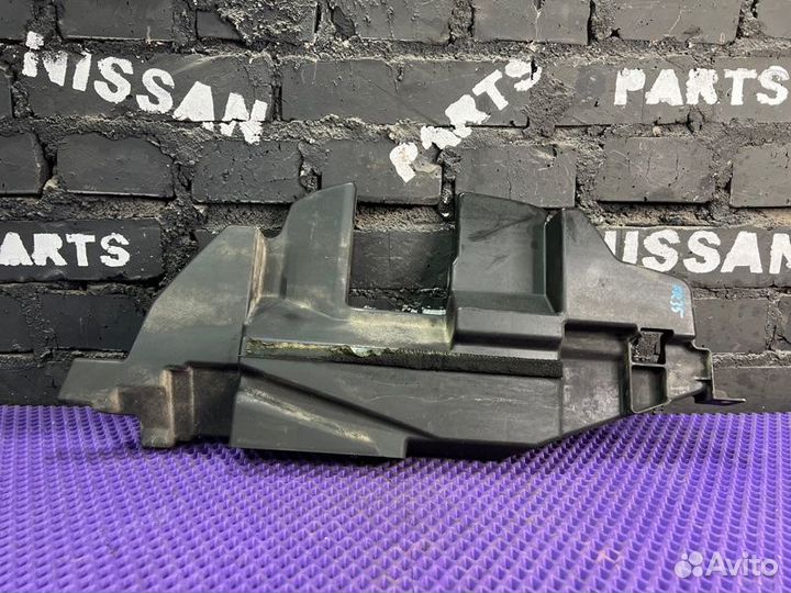 Дефлектор радиатора правый Nissan X-Trail