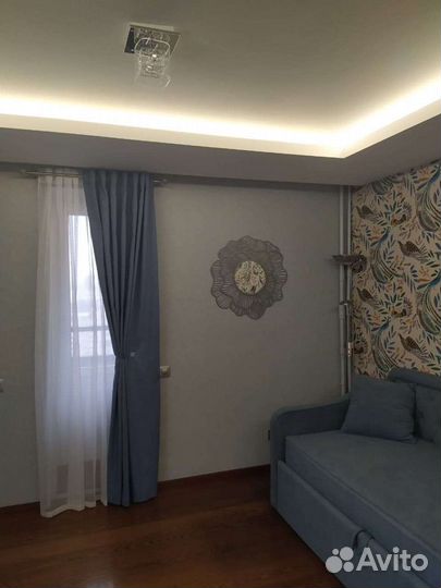 Зеркало настенное металлической Цветок