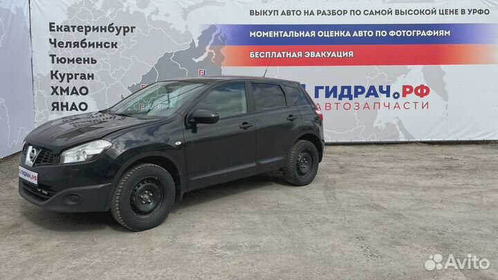 Фонарь задний противотуманный Nissan Qashqai (J10)