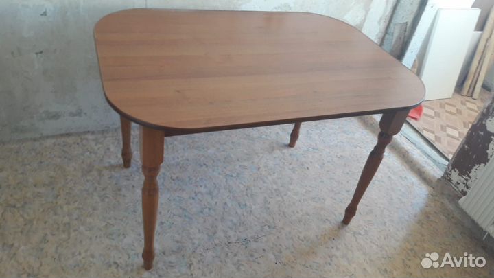Продам кухонный стол
