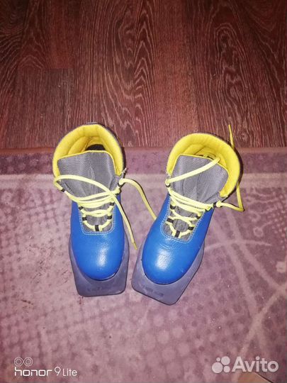 Лыжные ботинки