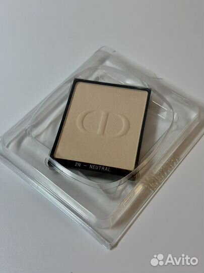 Dior стойкая компактная тональная основа