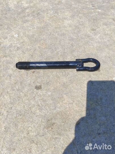 Буксировочный крюк toyota