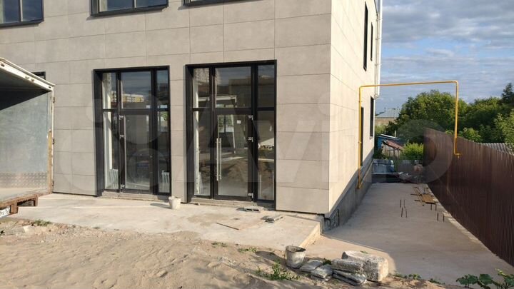 Торговая площадь с зоной разгрузки на 1 линии