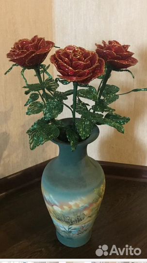 Напольная изящная ваза