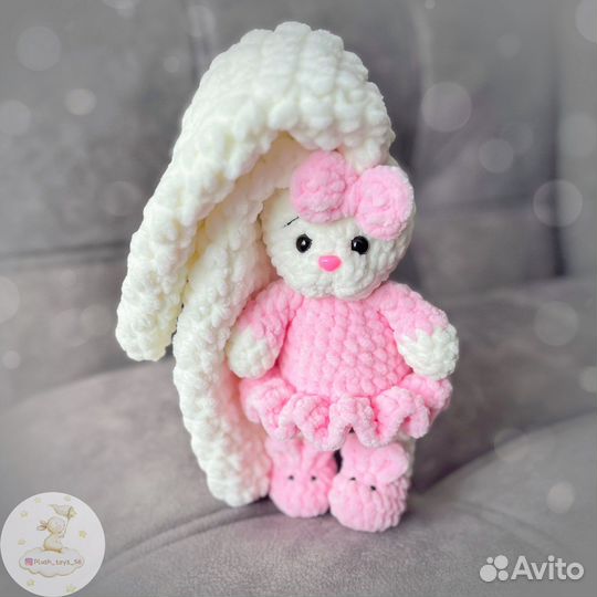 Вязаные плюшевые игрушки зайки