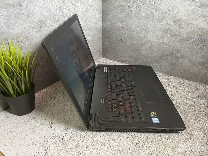 Мощный игровой ноутбук Asus 2 видеокарты