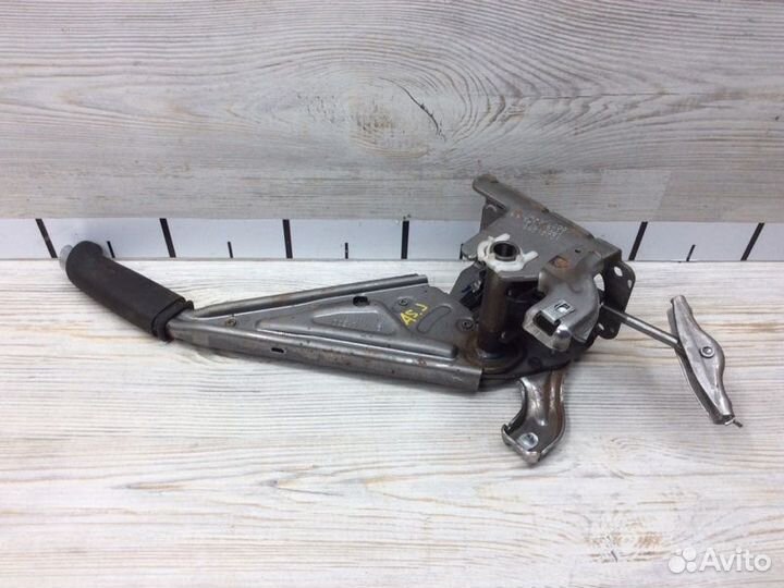 Рычаг стояночного тормоза Opel Astra J A14NET 2012