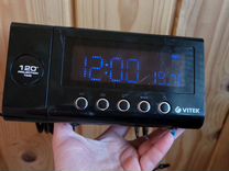 Часы с радио Vitek работают