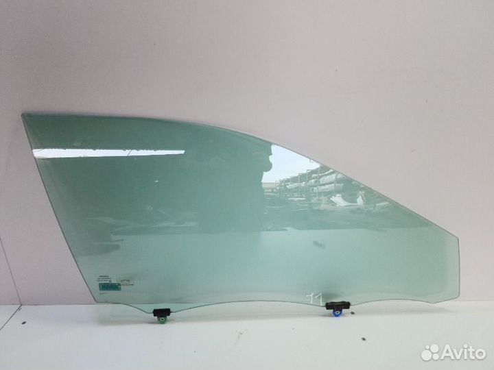 Стекло двери опускное переднее правое Toyota Camry