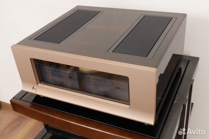 Усилитель мощности Luxman M-7i