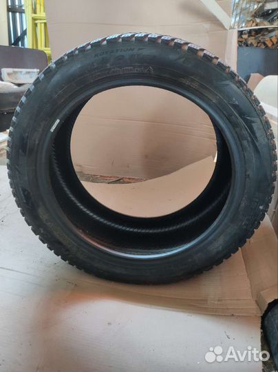 Pirelli Scorpion Ice Zero 2 315/40 R21 и 315/40 R21