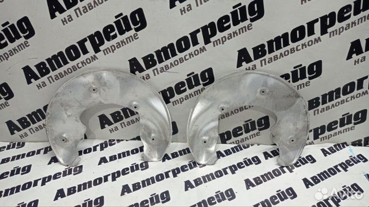 Кожух тормозного диска передний Audi A4 8K2 cdhb