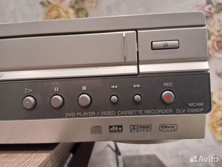 Видеомагнитофон с двд