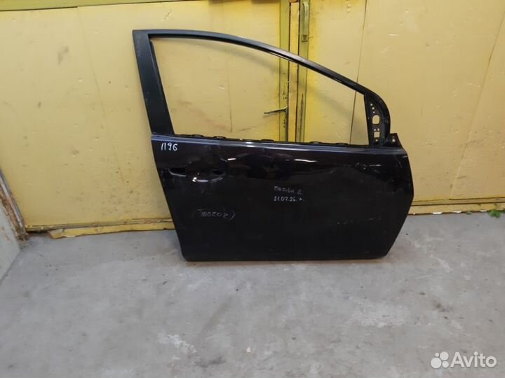 Правая передняя дверь Mazda 2 07-15 оригинал