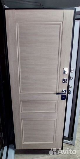 Дверь с терморазрывом в коттедж, дом