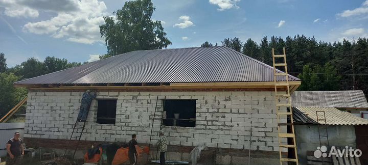 Бригада строителей