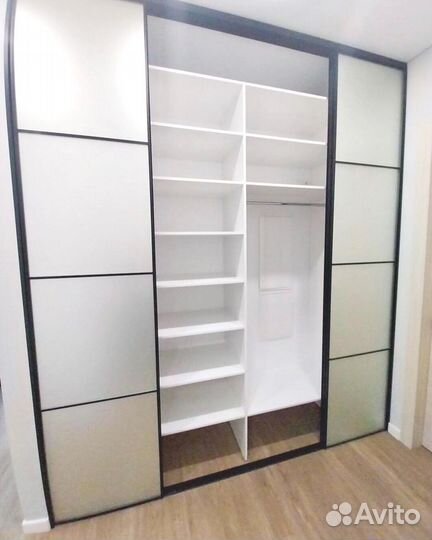 Красивый шкаф купе