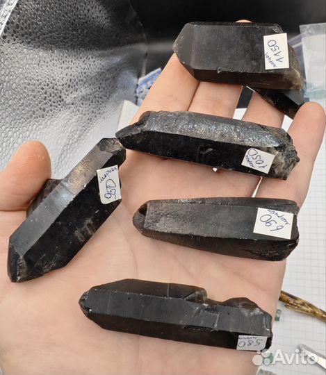 Морион кристалл чёрный кварц