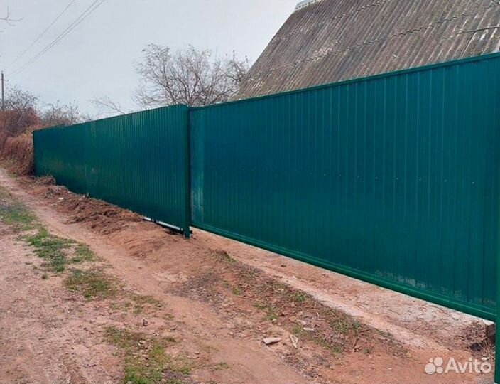 Забор с воротами и калиткой из профнастила