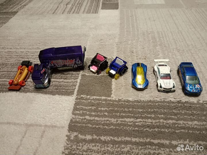 Hot wheels машинки
