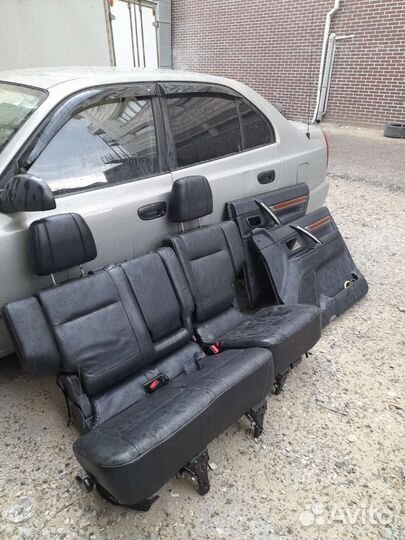 Сиденье дверные карты на митсубиси Паджеро чёр кож