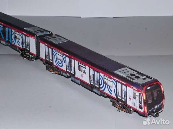 Моделька электрички метро