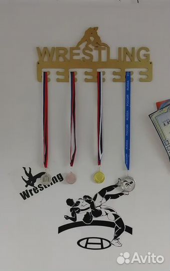 Продам держатель для медалей