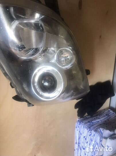 Фары toyota avensis