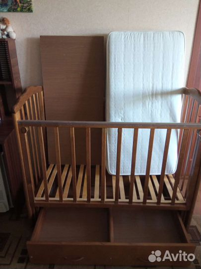 Детская кроватка